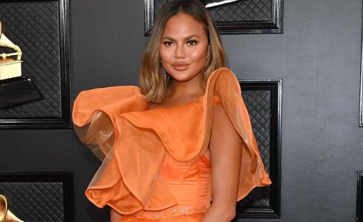 Chrissy Teigen Net Worth